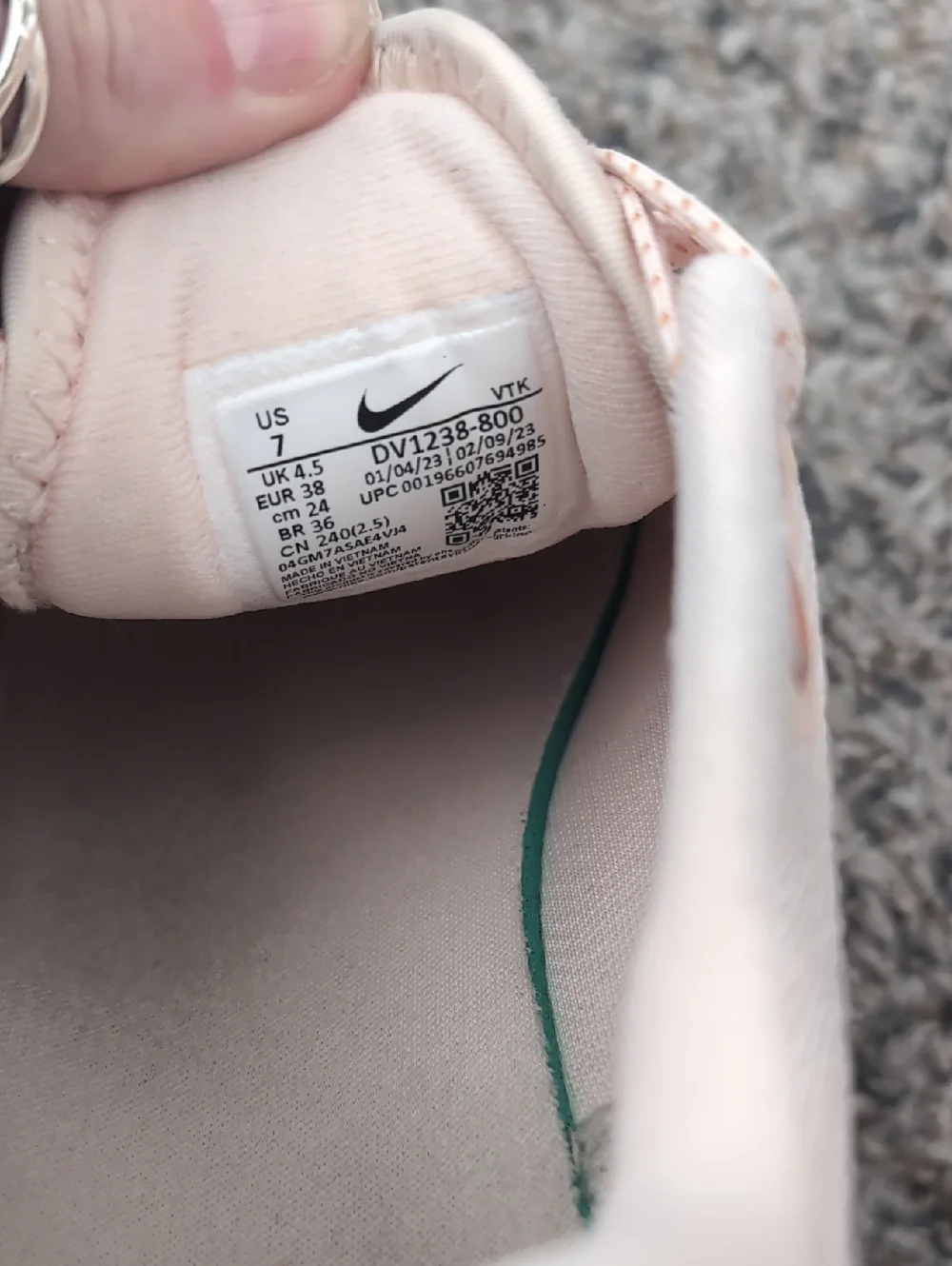 Nike Motive 